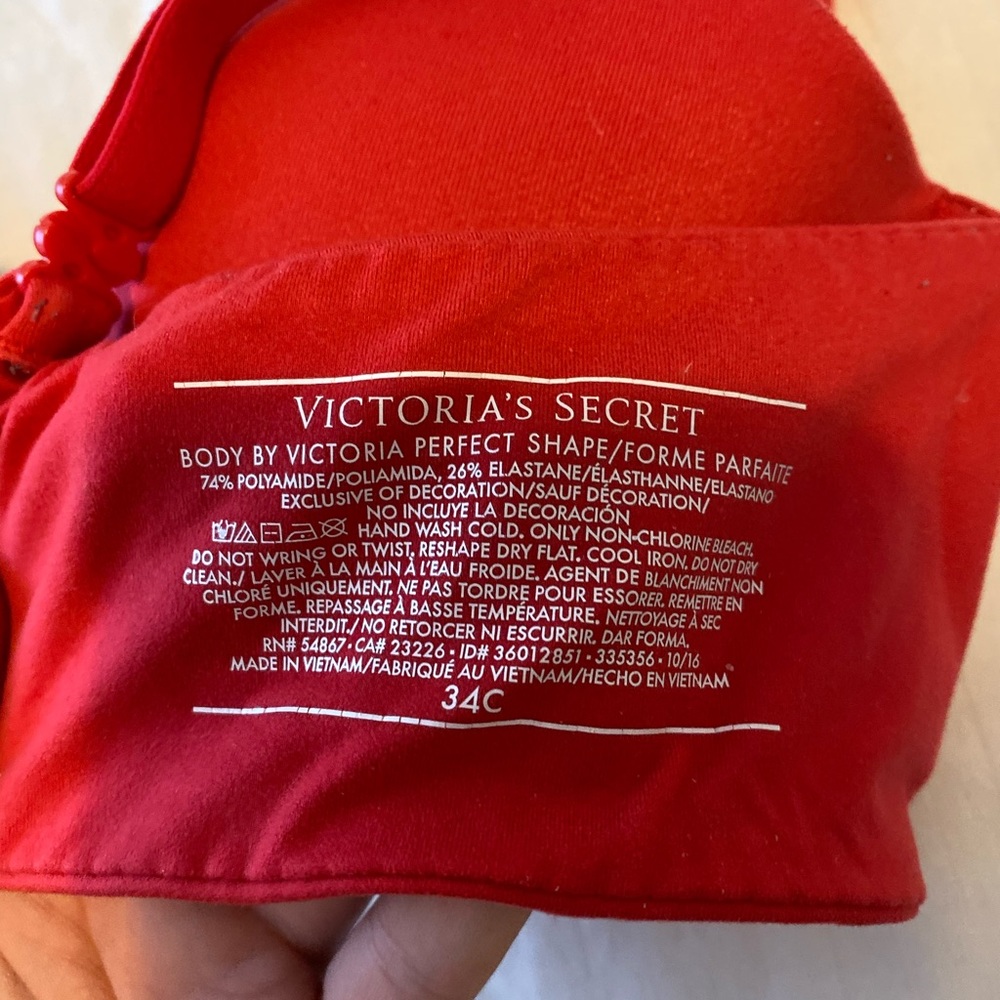 Victoria Secret Bra - Picture 2 of 3